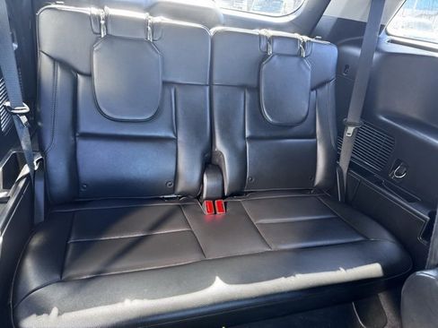 Used 2022 Ford Explorer Limited w/ Equipment Group 301A image 23