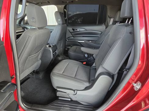 Used 2025 Chevrolet Traverse LT w/ Enhanced Driving Package FWD image 12