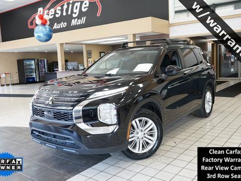 Used 2024 Mitsubishi Outlander ES image 1