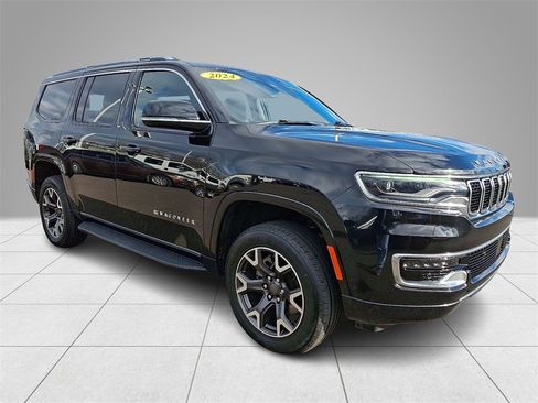 Used 2024 Jeep Wagoneer Series III image 3