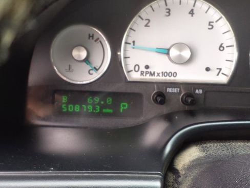 Used 2004 Ford Thunderbird Deluxe image 15