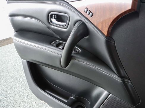 Used 2019 INFINITI QX80 Luxe w/ All-Season Package image 23