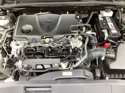 Used 2022 Toyota Camry SE FWD image 29