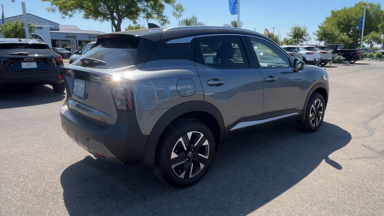 Used 2025 Nissan Kicks SR FWD image 7