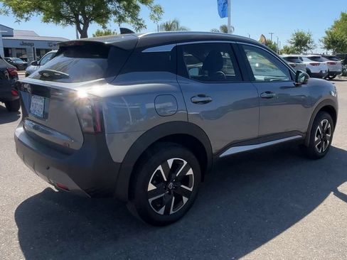 Used 2025 Nissan Kicks SR FWD image 7