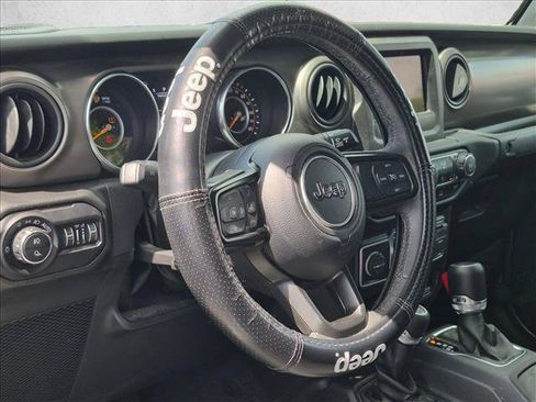 Used 2022 Jeep Gladiator Sport AWD/4WD image 3