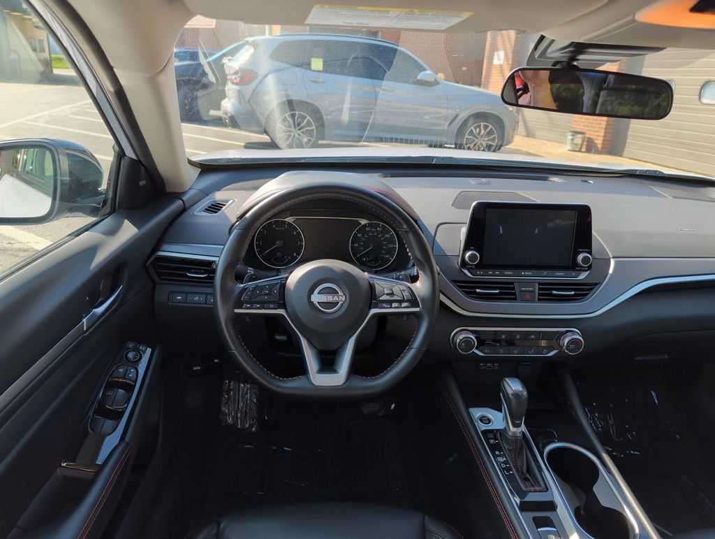 Used 2025 Nissan Altima 2.5 SR AWD/4WD image 18