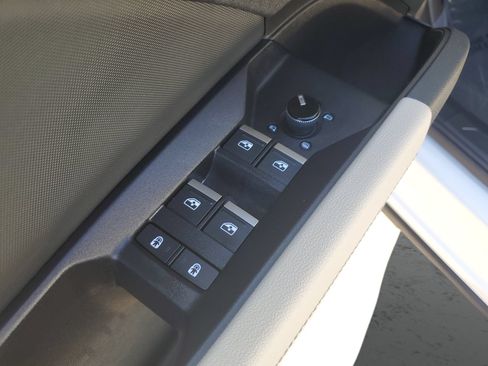 Used 2025 Audi Q4 e-tron Premium w/ Convenience Package RWD image 21