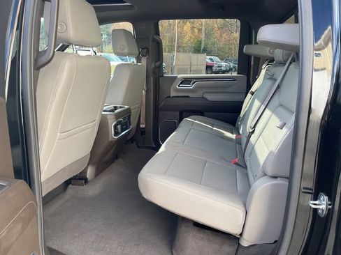 Used 2024 Chevrolet Silverado 2500 LTZ w/ LTZ Premium Package image 18