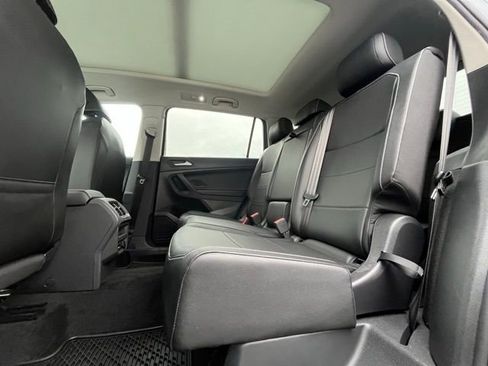 Certified 2021 Volkswagen Tiguan SE w/ Panoramic Sunroof Package image 12