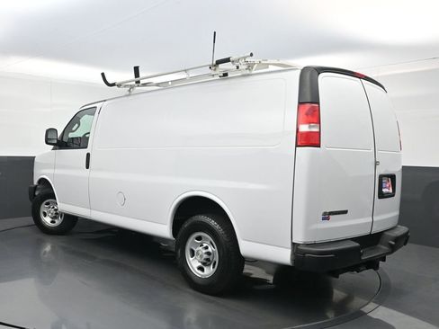 Used 2022 Chevrolet Express 2500 w/ Driver Convenience Package RWD image 17