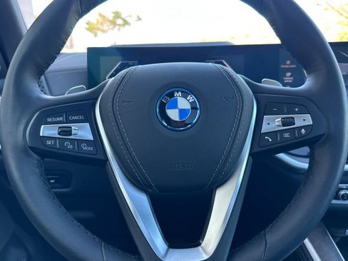 Used 2025 BMW X5 xDrive50e w/ Premium Package AWD/4WD image 26