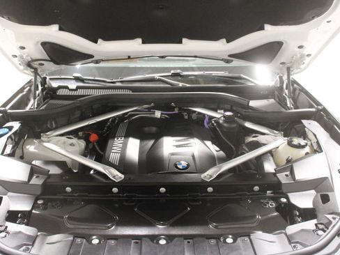 Used 2025 BMW X5 xDrive40i w/ M Sport Package AWD/4WD image 28