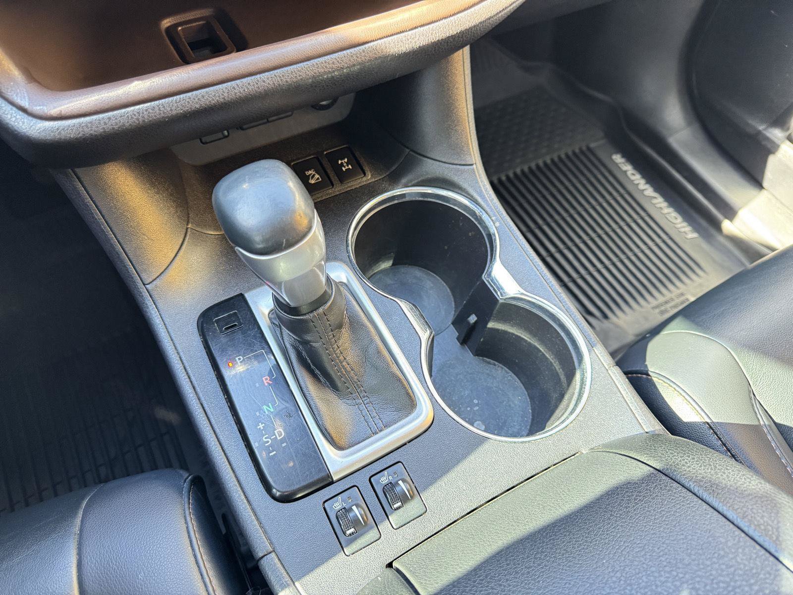 Used 2019 Toyota Highlander XLE AWD/4WD image 20