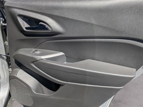 New 2026 Chevrolet Trax RS w/ Sunroof Package image 19