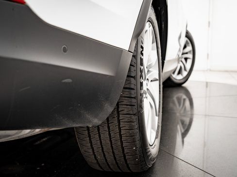 Used 2019 Land Rover Discovery HSE image 42