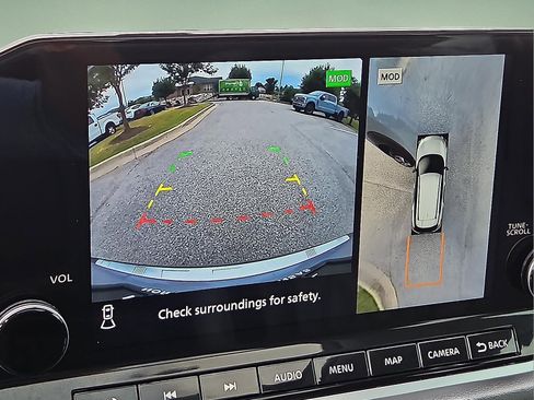 Used 2022 Nissan Rogue Platinum w/ Head-Up Display Package image 16