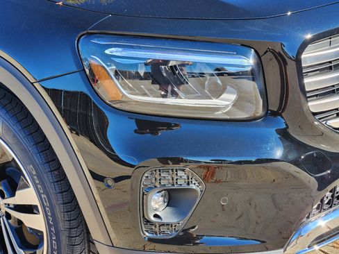 New 2026 Mercedes-Benz GLB 250 image 6