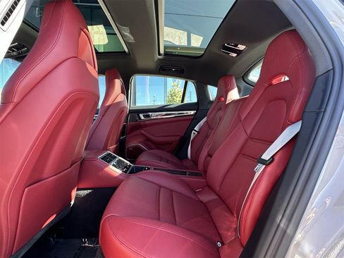 Certified 2023 Porsche Panamera 4 Platinum Edition image 16