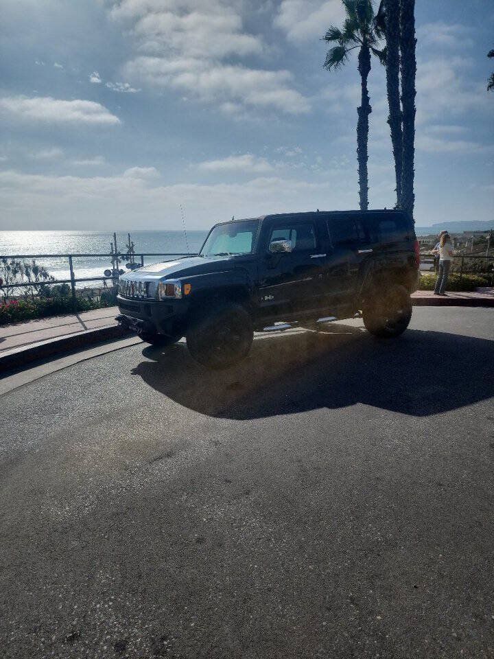 Used 2006 HUMMER H3 w/ Chrome Appearance Package AWD/4WD image 1