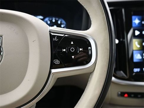 Used 2022 Volvo V60 T5 Cross Country w/ Advanced Package image 23