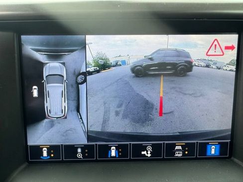 Used 2022 GMC Acadia AT4 w/ Technology Package AWD/4WD image 12