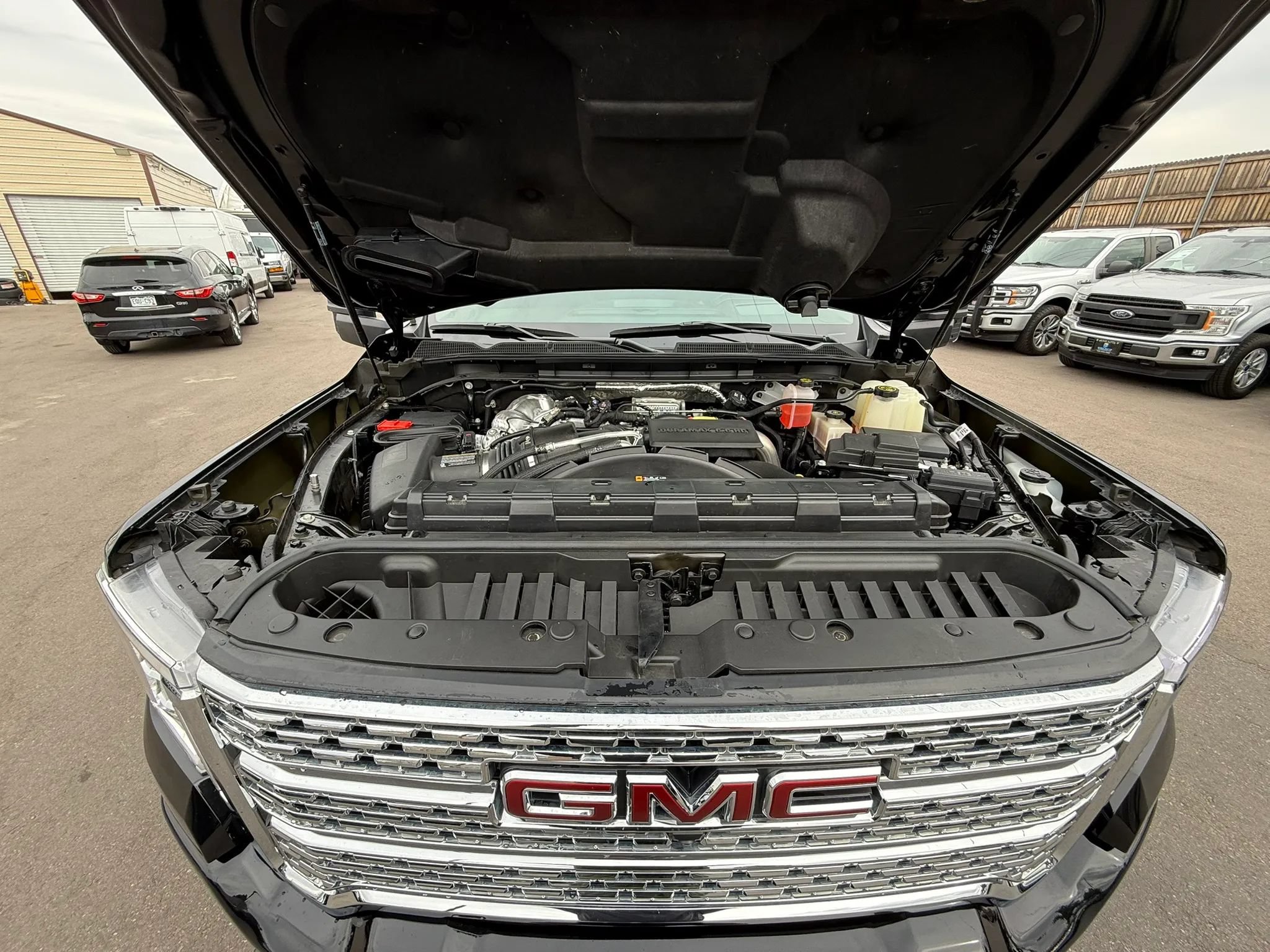 Used 2022 GMC Sierra 2500 Denali w/ Denali Black Diamond Edition AWD/4WD image 63