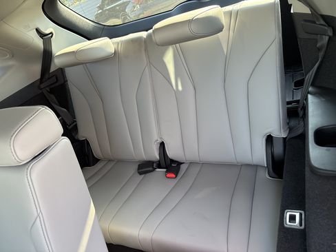 Certified 2025 Acura MDX w/ Technology Package FWD image 7
