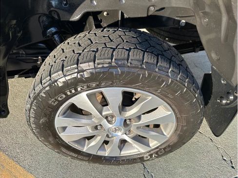 Used 2017 Toyota Tundra Limited image 33