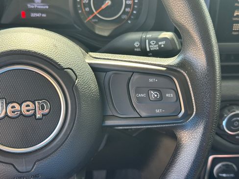 Used 2024 Jeep Gladiator Sport image 23