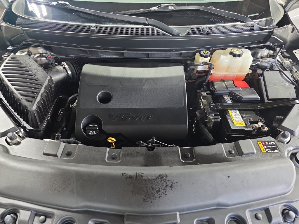 Used 2019 Buick Enclave Premium AWD/4WD image 32