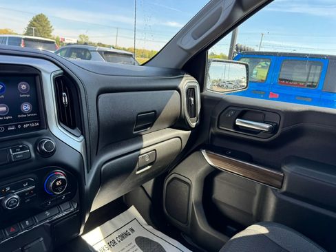 Used 2019 Chevrolet Silverado 1500 LT Trail Boss AWD/4WD image 10