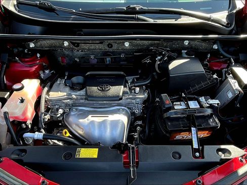 Used 2015 Toyota RAV4 LE image 9