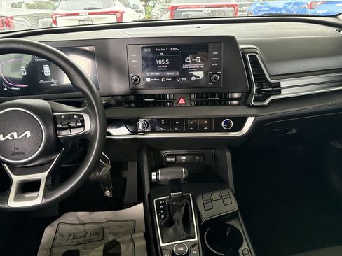 Certified 2025 Kia Sportage LX image 16