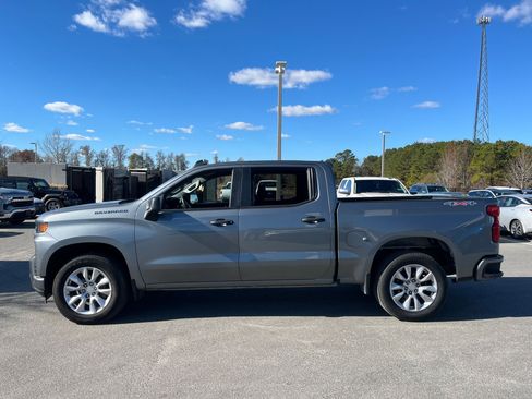 Used 2020 Chevrolet Silverado 1500 Custom w/ Custom Value Package image 5