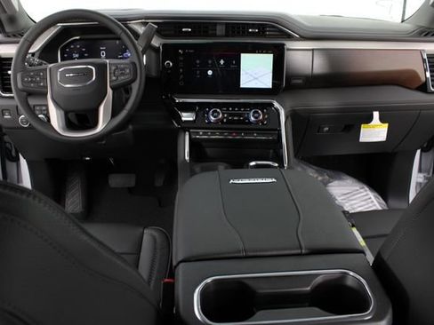 New 2026 GMC Sierra 2500 Denali w/ Denali Reserve Package AWD/4WD image 13