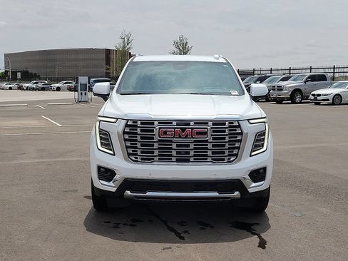 Used 2025 GMC Yukon Denali AWD/4WD image 8