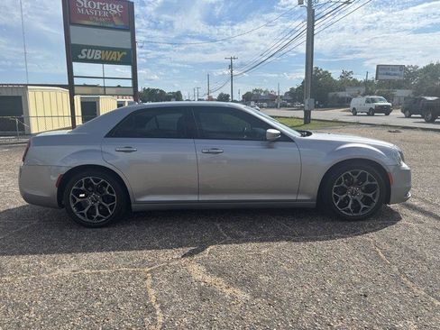 Used 2016 Chrysler 300 S w/ 300S Premium Group RWD image 6
