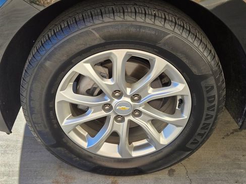 Used 2021 Chevrolet Equinox LS w/ LS Convenience Package image 11