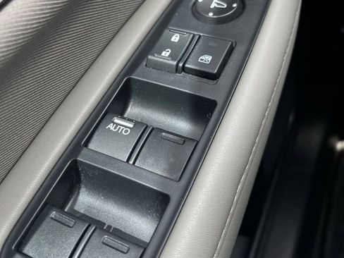 Used 2017 Honda HR-V LX image 24