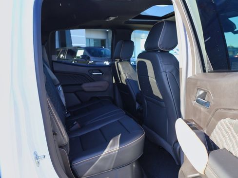 New 2026 GMC Canyon Denali image 31