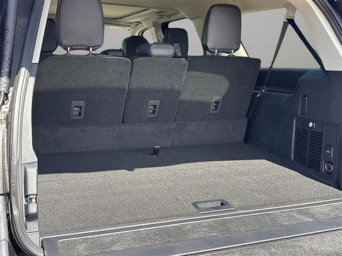 New 2026 Lincoln Navigator L Reserve image 9