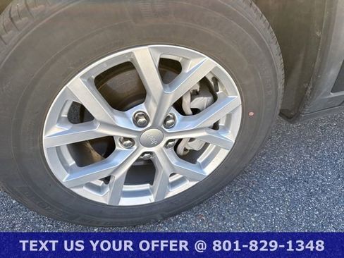 Used 2023 Jeep Grand Cherokee Limited image 18