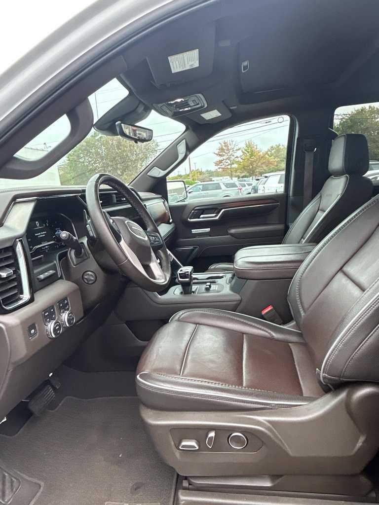 Used 2025 GMC Sierra 1500 Denali w/ Technology Package AWD/4WD image 11