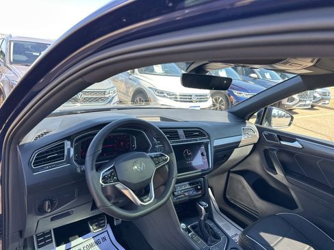 Certified 2022 Volkswagen Tiguan SEL R-Line image 11