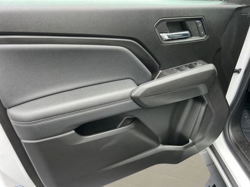 Used 2024 Chevrolet Colorado LT w/ LT Convenience Package III image 11