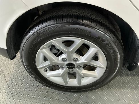 Used 2025 Kia Soul LX w/ LX Technology Package image 41