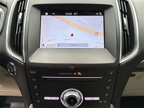 Used 2019 Ford Edge Titanium image 29