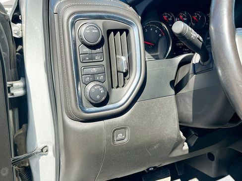 Used 2022 Chevrolet Silverado 1500 LT AWD/4WD image 10