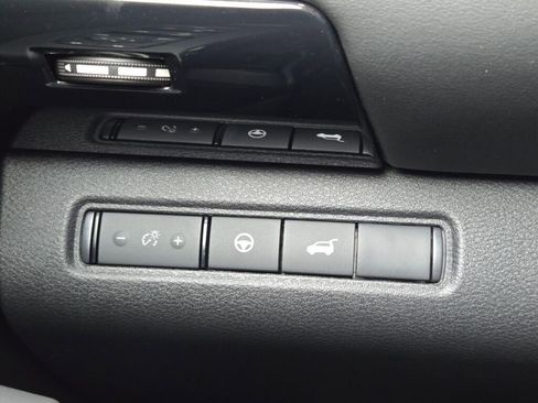 New 2026 Nissan Pathfinder SV image 24